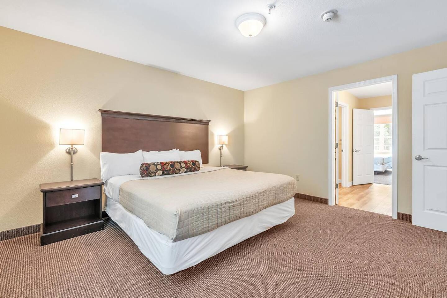 Kelleys Island Venture Resort Room photo